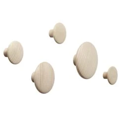 Muuto Dots Wandhaak Essenhout 7 Muuto Dots Wandhaak Essenhout -Globen Meubilair Winkel 26876 03 02 06f30f2011