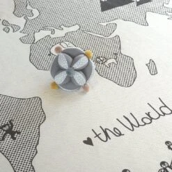 OYOY The World Kids Vloerkleed Ø 135 Cm. -Globen Meubilair Winkel 26977 01 05 8653487e71