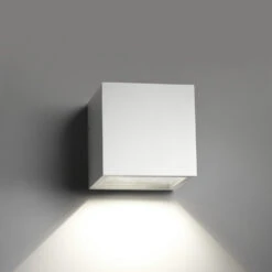 Cube Down Muurlamp -Globen Meubilair Winkel 2805042 Cube Down white miljo 01ee428e1a