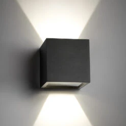 Cube Up/Down Muurlamp -Globen Meubilair Winkel 2806685 Cube updown vagglampa black miljo 1 72a279dd0e