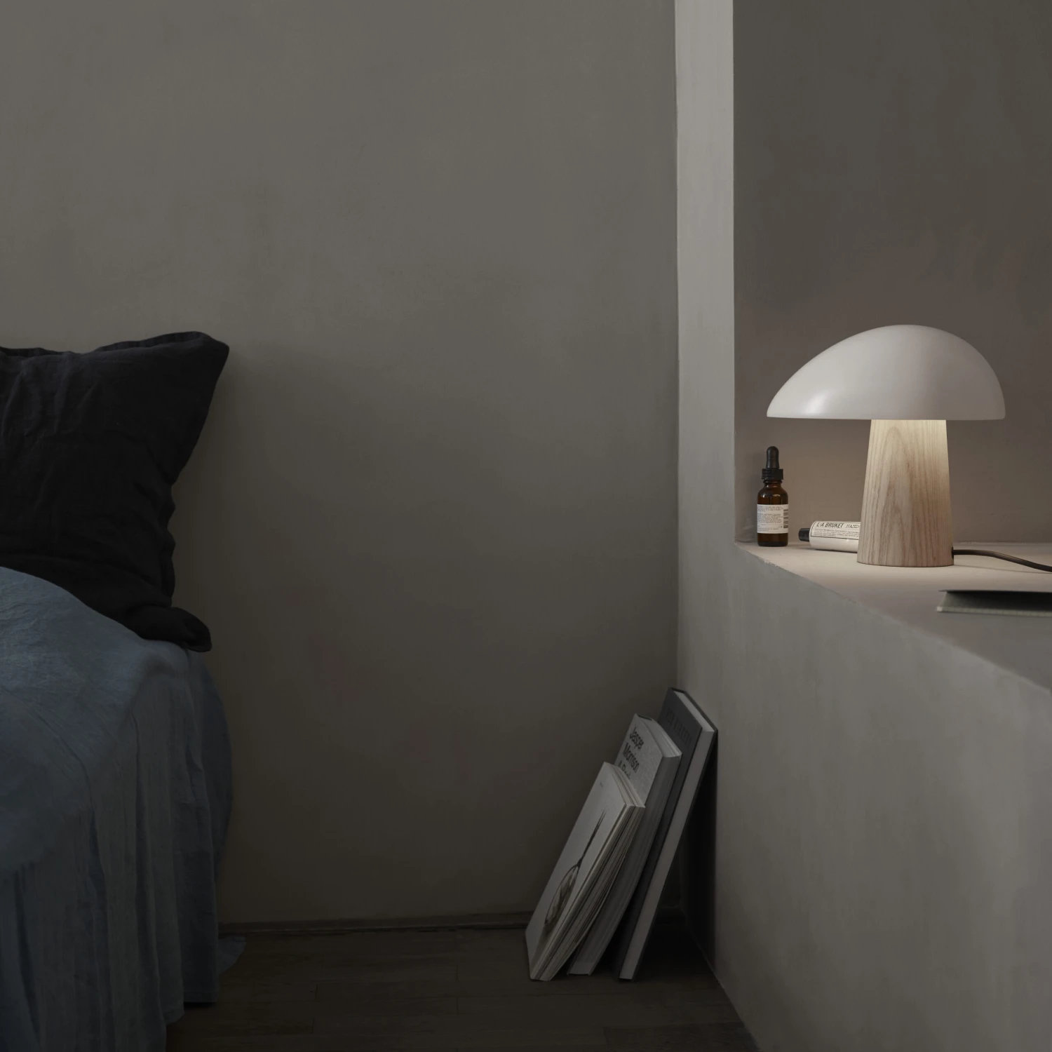 Fritz Hansen Night Owl Tafellamp Es 4 Fritz Hansen Night Owl Tafellamp Es - Afbeelding 2