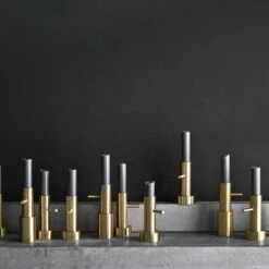 Fritz Hansen Jaime Hayon Enkele Messing Kandelaar -Globen Meubilair Winkel 37312 02 05 e2d45f83f9