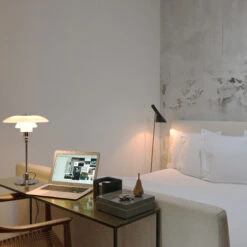 Louis Poulsen AJ Vloerlamp -Globen Meubilair Winkel 39500 02 07 8ccb55958a