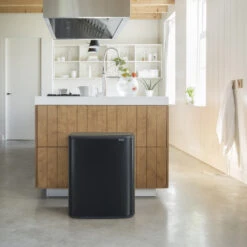 Brabantia Bo Touch Bin 60 L -Globen Meubilair Winkel 39713 02 10 2b25a14b0b