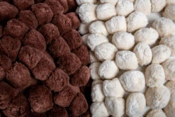 ByOn Pom Pom Kussen 45x45 Cm -Globen Meubilair Winkel 40697 01 5 EnvironmentImage 2c7b6c49f3