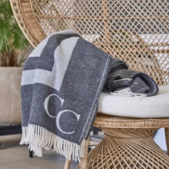 Classic Collection Monogram Wollen Plaid 130x200 Cm -Globen Meubilair Winkel 42385 03 10 EnvironmentImage 00f483f953