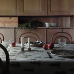 Gran Jacquardgeweven Tafelkleed 147x250 Cm -Globen Meubilair Winkel 42416 01 04 c8535311db