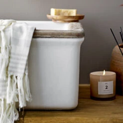 NO. 2 Green Gardenia Geurkaars -Globen Meubilair Winkel 47005 02 04 b5eefb5ec3