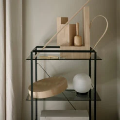 New Works Lantern Globe Tafellamp Small 8 New Works Lantern Globe Tafellamp Small -Globen Meubilair Winkel 501513 01 3 EnvironmentImage 5ee44ec128