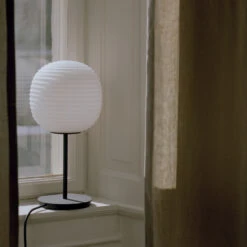 New Works Lantern Tafellamp Small -Globen Meubilair Winkel 501522 01 3 EnvironmentImage 88e640b1b9