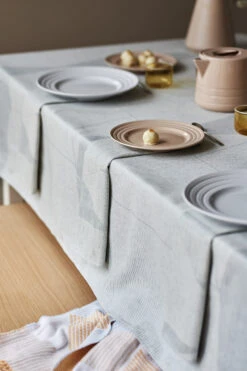 Geometric Tafelkleed 147x250 Cm -Globen Meubilair Winkel 503111 01 10 EnvironmentImage 79d752abcf