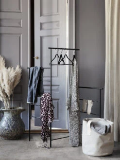 Ferm LIVING Chambray Douchegordijn 8 Ferm LIVING Chambray Douchegordijn -Globen Meubilair Winkel 503169 01 11 EnvironmentImage e6698e810d