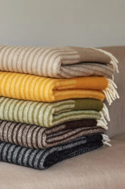 Stripes Wollen Plaid 130x185 Cm -Globen Meubilair Winkel 504266 01 100 EnvironmentImage f5625c5d12