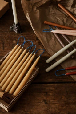 Ferm LIVING Dipped Candles Handgemaakte Kaarsen 15 Cm 8-pack -Globen Meubilair Winkel 505275 01 2 EnvironmentImage 03d7011bf0