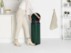 Brabantia New Icon Pedaalemmer 30 Liter 19 Brabantia New Icon Pedaalemmer 30 Liter -Globen Meubilair Winkel 508391 01 40 EnvironmentImage 8c19a8a1e5