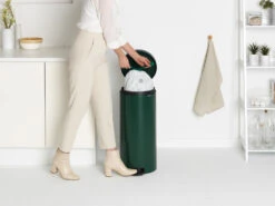 Brabantia New Icon Pedaalemmer 30 Liter 21 Brabantia New Icon Pedaalemmer 30 Liter -Globen Meubilair Winkel 508391 01 50 EnvironmentImage e8d8a3b884