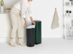 Brabantia New Icon Pedaalemmer 30 Liter 23 Brabantia New Icon Pedaalemmer 30 Liter -Globen Meubilair Winkel 508391 01 60 EnvironmentImage 9af616771f