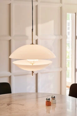 Fritz Hansen Clam Hanglamp 31 Fritz Hansen Clam Hanglamp -Globen Meubilair Winkel 508477 01 30 EnvironmentImage 3b22a7e55d