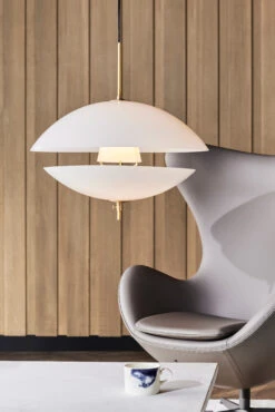 Fritz Hansen Clam Hanglamp 32 Fritz Hansen Clam Hanglamp -Globen Meubilair Winkel 508477 01 40 EnvironmentImage 30447ef122