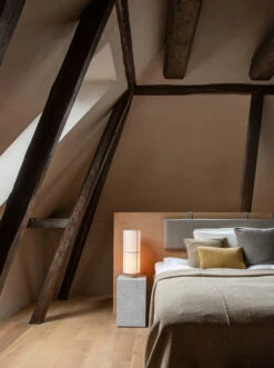 Menu Hashira Tafellamp -Globen Meubilair Winkel 508838 01 6 EnvironmentImage 7d28107b0d