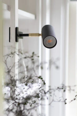 Globen Lighting Hubble Klemlamp -Globen Meubilair Winkel 509683 01 6 EnvironmentImage 3c78f00b54