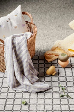 Broste Copenhagen Flora Kussenhoes 50x50 Cm -Globen Meubilair Winkel 512265 01 4 EnvironmentImage f375cebc01