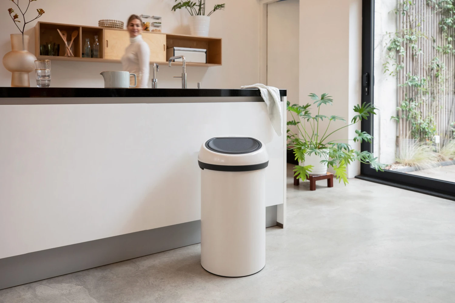 Brabantia Touch Bin Prullenbak Rond 60 Liter 6 Brabantia Touch Bin Prullenbak Rond 60 Liter - Afbeelding 4