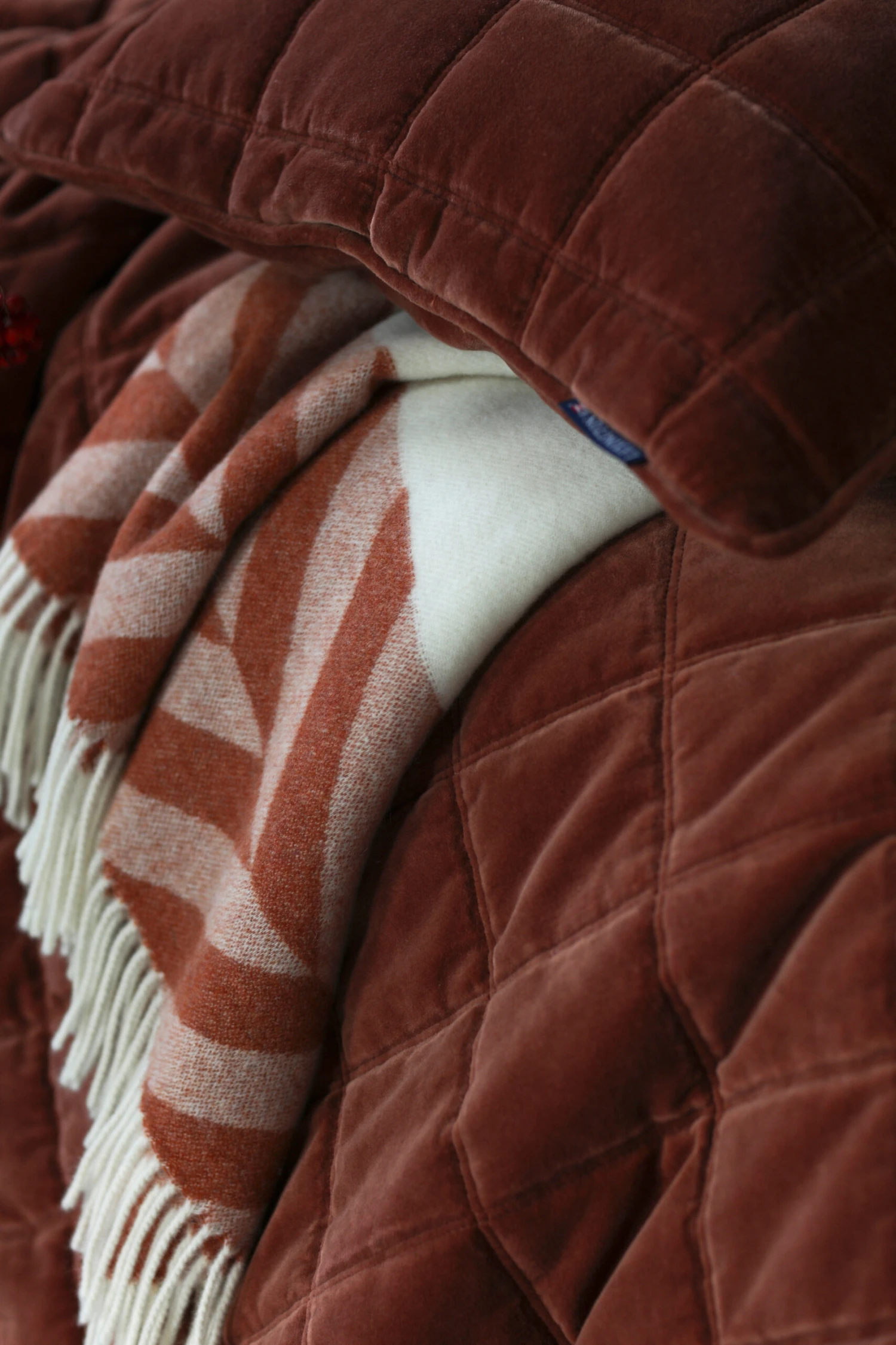 Lexington Cotton Velvet Quilted Sprei 240x260 Cm 6 Lexington Cotton Velvet Quilted Sprei 240x260 Cm - Afbeelding 4