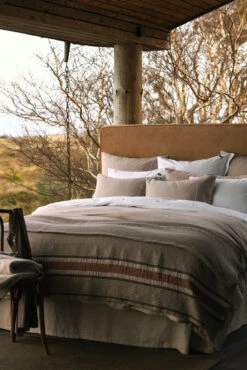 Lexington Side Striped Soft Quilted Sprei 240x260 Cm -Globen Meubilair Winkel 512855 01 5 EnvironmentImage 5f74f5a4b6