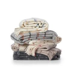 Klippan Yllefabrik Tartan Wollen Plaid 130x200 Cm -Globen Meubilair Winkel 515687 01 4 EnvironmentImage 1e1a6bb810