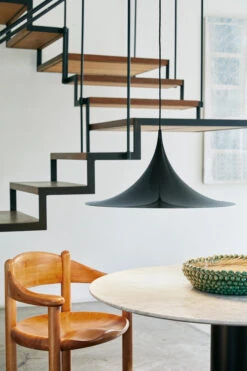 Gubi Semi Plafondlamp Glanzend Ø60 Cm -Globen Meubilair Winkel 568778 01 5 ProductImageEnvironment f248ef17c5