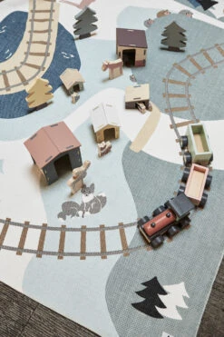 Kid's Concept Edvin Vloerkleed Bos 130x170 Cm 6 Kid's Concept Edvin Vloerkleed Bos 130x170 Cm -Globen Meubilair Winkel 568853 01 10 EnvironmentImage 80d251dfe5