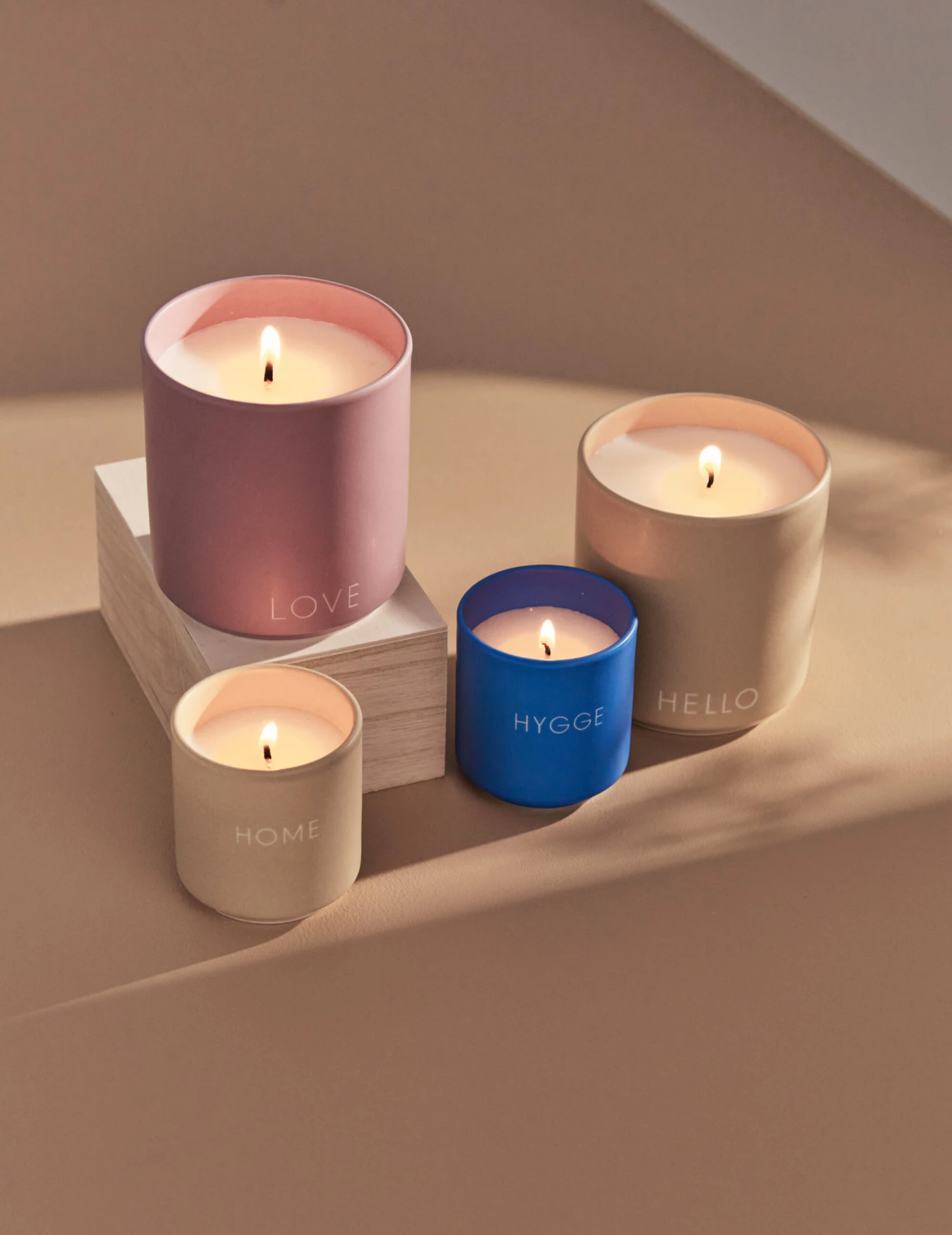 Design Letters Geurkaars Ø5,5 Cm 4 Design Letters Geurkaars Ø5,5 Cm - Afbeelding 2