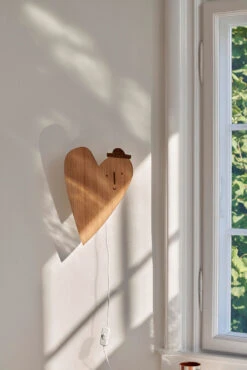 Ferm LIVING Heart Wandlamp 5 Ferm LIVING Heart Wandlamp -Globen Meubilair Winkel 574342 01 40 EnvironmentImage 53d7b85d2f