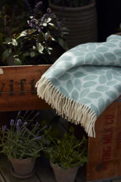 Lexington Leaves Recycled Wool Jacquard Wollen Plaid 130x170 Cm -Globen Meubilair Winkel 575331 01 40 EnvironmentImage 9899d6ff29