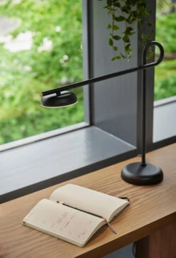 Northern Salto Tafellamp -Globen Meubilair Winkel 575887 01 42 EnvironmentImage 7b17358a4a