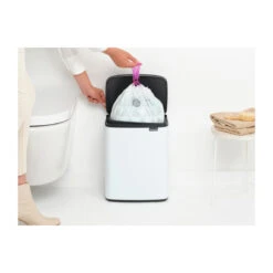 Brabantia Bo Afvalemmer 12 L 13 Brabantia Bo Afvalemmer 12 L -Globen Meubilair Winkel 577772 01 42 EnvironmentImage 06e6122e3e