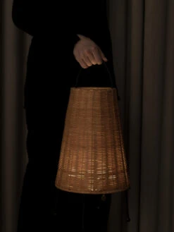 Ferm LIVING Porti Braided Tafellamp 50 Cm -Globen Meubilair Winkel 579137 01 44 EnvironmentImage 5d782250e4