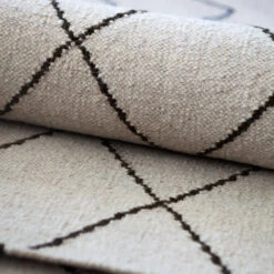 Diamond Vloerkleed -Globen Meubilair Winkel 64616037092 01 730afc8e2f