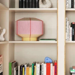 Hay Bonbon 380 Tafellamp -Globen Meubilair Winkel Bonbon lampskarm ice cream bord miljo 0a49afa31a