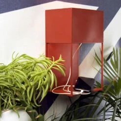 Globen Lighting Box Muurlamp -Globen Meubilair Winkel Box vagglampa rod miljo b313e63f31