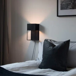 Globen Lighting Box Muurlamp -Globen Meubilair Winkel Box vagglampa svart miljo 1 e81de787cf