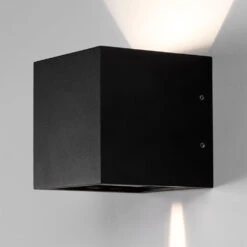 Cube XL Up/Down Muurlamp 8 Cube XL Up/Down Muurlamp -Globen Meubilair Winkel Cube XL UpDown black miljo 8044382256