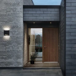 Facet W2 Muurlamp 7 Facet W2 Muurlamp -Globen Meubilair Winkel Facet W2 black miljo 1 141badf6d5