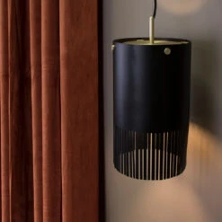 Globen Lighting Fringe Hanglamp -Globen Meubilair Winkel Fringe pendel svart miljC3B6 55f1096b1e