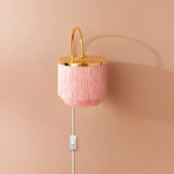 Warm Nordic Fringe Muurlamp -Globen Meubilair Winkel Fringe vC3A4gglampa pale rose miljo 36268ee4fc