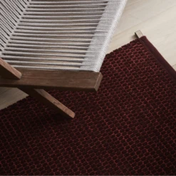 Doris Vloerkleed -Globen Meubilair Winkel Kasthall Doris Cranberry Red 710 CU21 miljo 9a4b64cad4