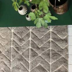 Classic Collection Soho Vloerkleed -Globen Meubilair Winkel Soho greige uppifran miljo 28c9fac0e9