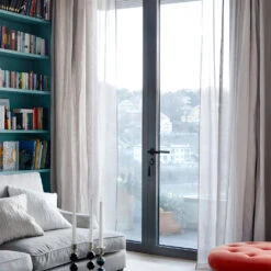 Sunshine Gordijn Met Plooiband 140x290 Cm -Globen Meubilair Winkel Sunshine gardin miljo2 945c538dc2