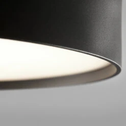 Surface 300 Plafonnière -Globen Meubilair Winkel Surface 300 plafond black detalj 208c348ffa